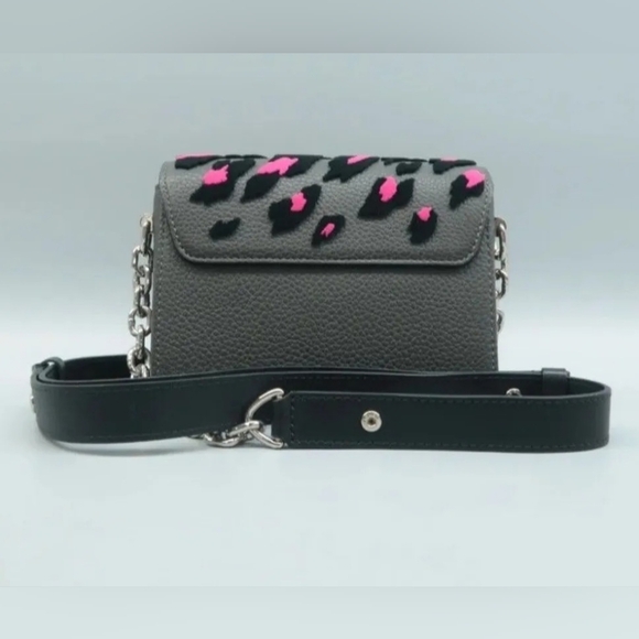 Rare Louis Vuitton Leather Twist Lock andTuffetage Leopard Like New - Picture 4 of 8